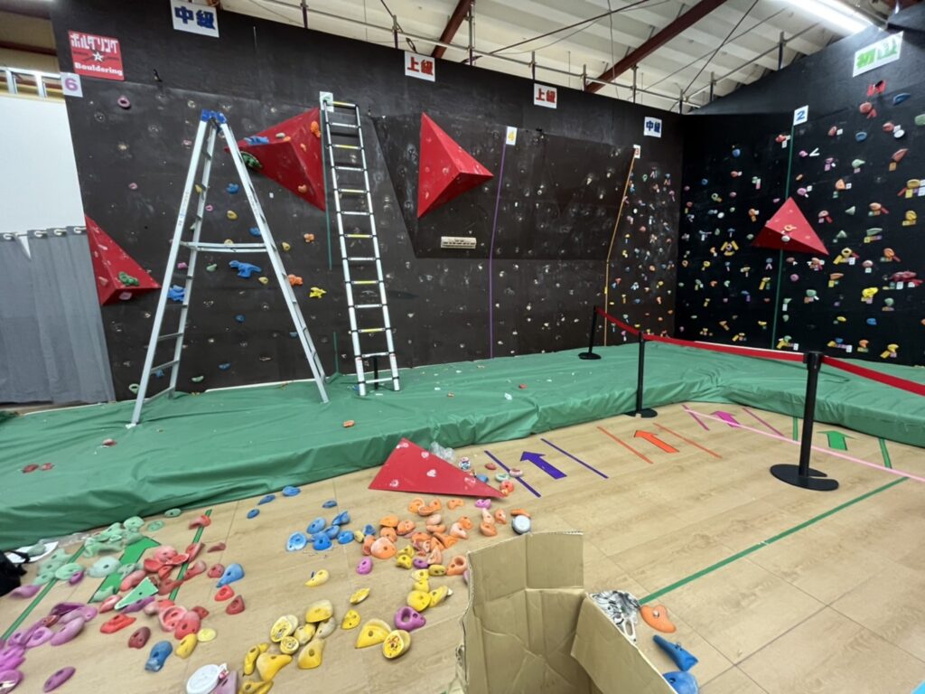 クライミングウォール クライミング・ボルダリングジム J-Wall｜CLIMBERSは